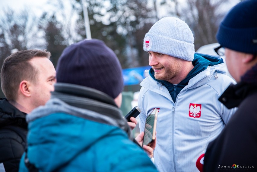 Znicz już płonie! [ZDJĘCIA] Zimowa Ogólnopolska Olimpiada Młodzieży 2022 oficjalnie otwarta w Szklarskiej Porębie