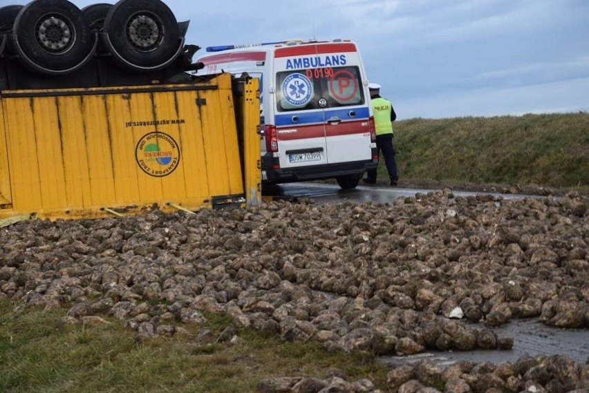 Śmiertelny wypadek na łączniku A4. Nie żyje 30-latka (ZDJĘCIA)