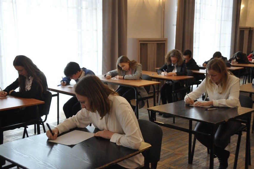 Uczniowie z Sędziszowa wzięli udział w konkursie ortograficznym [ZOBACZ ZDJĘCIA]