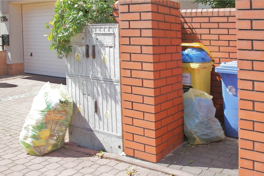 W gminach, w których wysokość opłaty za śmieci zależy od...