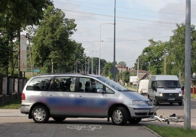 Wypadek rowerzystki miał miejsce przy wyjeździe z ulicy Stepowej w Raginisa