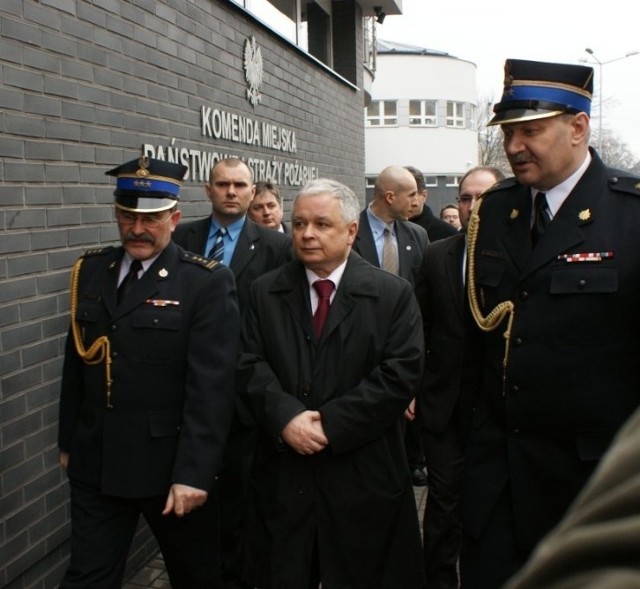 Podczas wizyty w Radomiu, prezydent Lech Kaczyński spotkał sie między innymi z radomskimi strażakami.