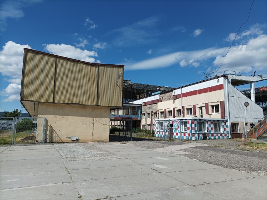 Górnik Zabrze wciąż gra na stadionie niedokończonym....