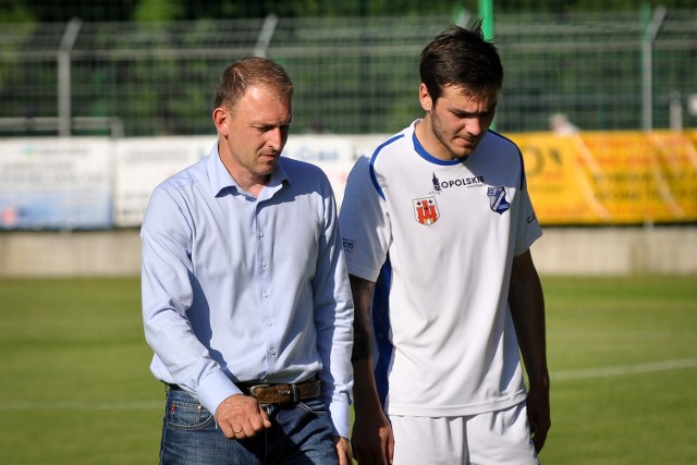 Trener MKS-u Andrzej Konwiński (z lewej) bardzo chciałby znów mieć w swoim zespole Piotra Giela (z prawej).