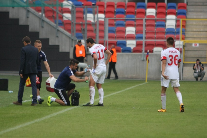 Górnik Zabrze pokonał Chrobrego Głogów, ale jego kibice nie...