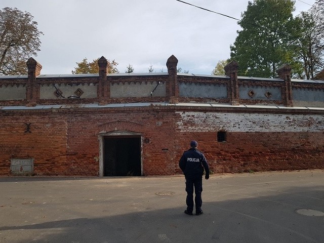 Ciało odkryto po zdjęciu dachu, dawnej lodowni