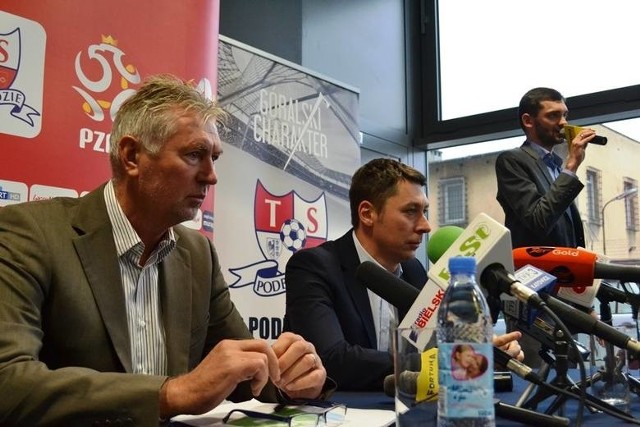 Przed Janem Kocianem został postawiony jasny cel - awans do Ekstraklasy