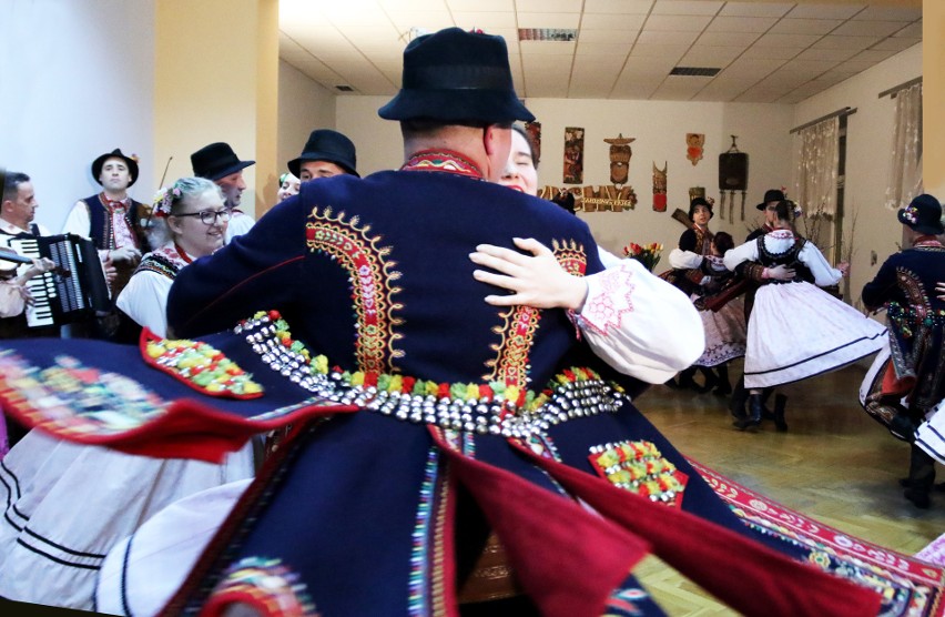 Baby ach te baby - Zespół Regionalny Lachy w koncercie dedykowanym płci pięknej [ZDJĘCIA, WIDEO]