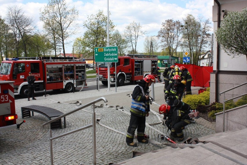 Ćwiczenia strażaków w Michałowie.