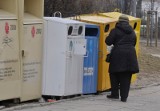 Jak Polacy radzą sobie z segregacją śmieci? Coraz lepiej, ale do kontenerów z mieszanymi odpadami trafia dwa razy więcej niż rozdzielamy