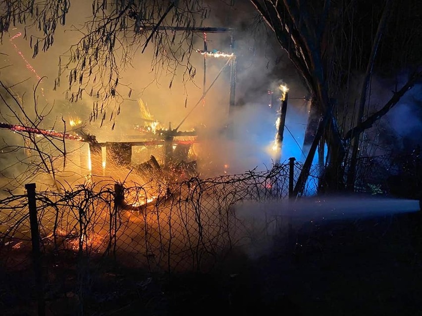 Pożar altany przy ul. Rudackiej w Toruniu