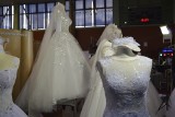 Targi ślubne w Gorzowie: przyszli nowożeńcy oglądali obrączki, słuchali weselnej muzyki i mierzyli piękne suknie i garnitury [ZDJĘCIA]