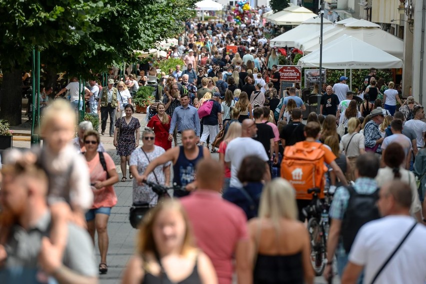 Pracodawcy szukają zwłaszcza młodych ludzi i studentów, ale...