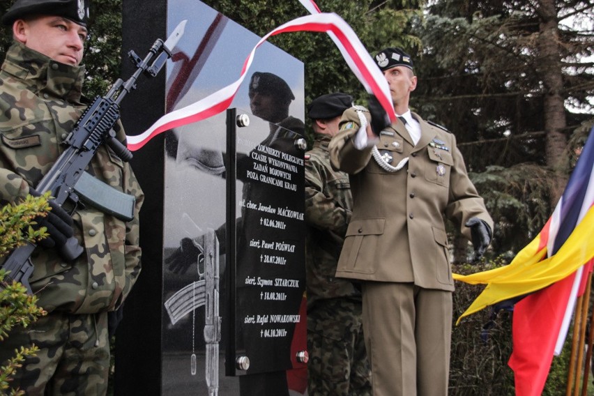 W Międzyrzezczu odsłonięto pomnik upamiętniający żołnierzy...