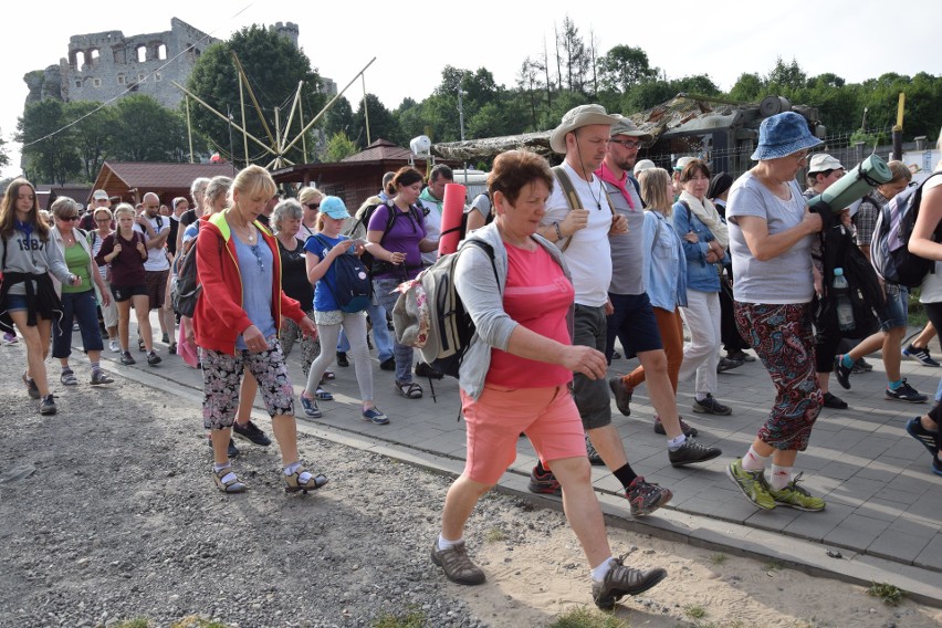 Wspólnota Śródmiejska wyruszyła z Podzamcza do Częstochowy