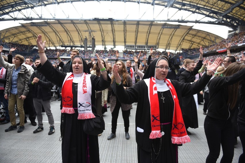 Rocznica chrztu Polski: Uroczystości na na stadionie...