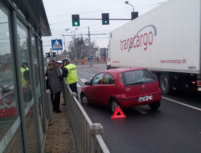 Kolizja na ul. Wyszyńskiego w Szczecinie. Ogromne korki