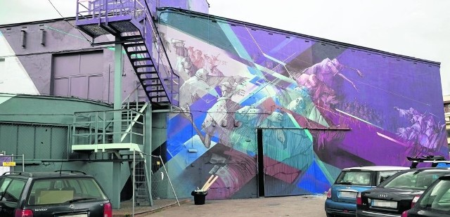 Nowy mural autorstwa Nawera i Sepe na klubie Fabryka w Krakowie