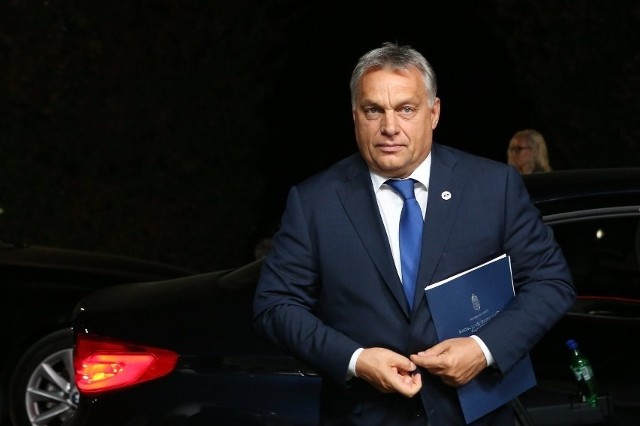 W związku z sytuacją wokół ropociągu oraz z oficjalnie niepotwierdzonymi wydarzeniami w Polsce premier Viktor Orban zwołał na godz. 20 posiedzenie Rady Obrony – poinformował rzecznik prasowy premiera Bertalan Havasi.