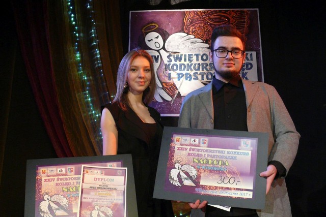 Julia Orlikowska i Jakub Adamus odnieśli sukces w wojewódzkim konkursie kolęd i pastorałek w swoim mieście.