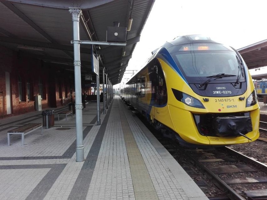 Nowe pociągi SKM dojeżdżają też do Lęborka i Słupska [ZDJĘCIA]