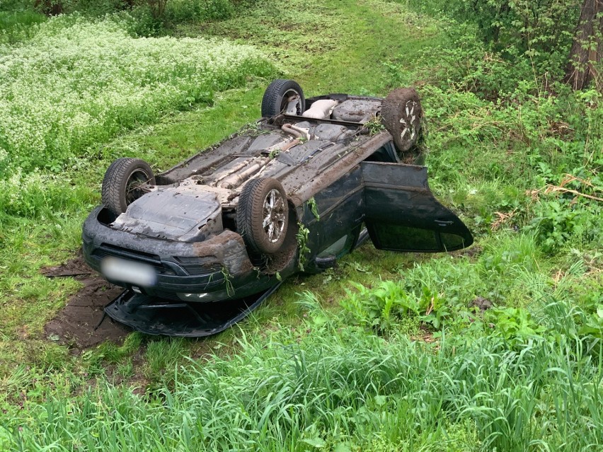 Do wypadku doszło w piątek na drodze wojewódzkiej nr 884 w...