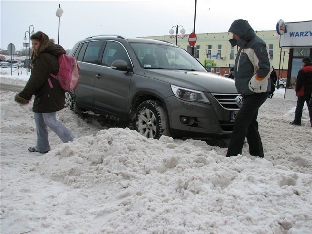 Mistrz parkowania w centrum Ostrołęki! (zdjęcia) 