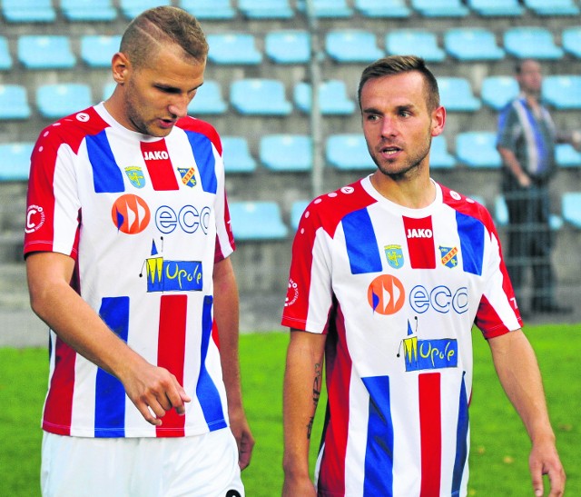 Mateusz Bodzioch (z lewej) i Tomasz Wepa dołączyli do opolskiej Odry w przerwie letniej. Obaj wywalczyli sobie pewne miejsce w podstawowym składzie.