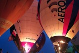 Balony nad Lesznem. Na nocnych balonowych były tłumy. Pokaz cieszył się ogromnym zainteresowaniem