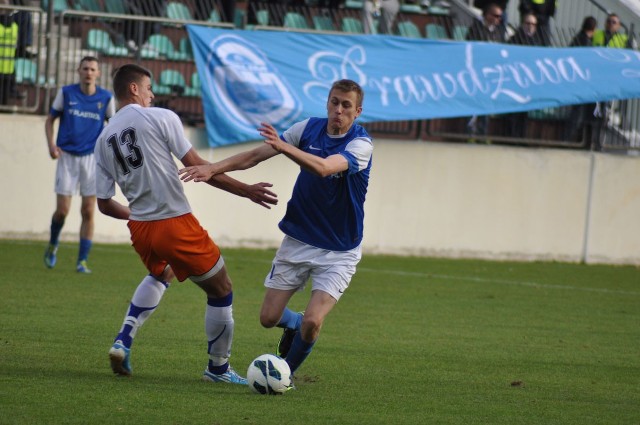 Jesienią w derbach lepszy był Wielim (białe koszulki), który wygrał z Darzborem 2:0. 