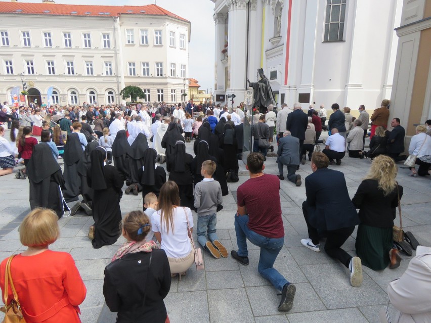 Koncert i uroczystości na wadowickim rynku