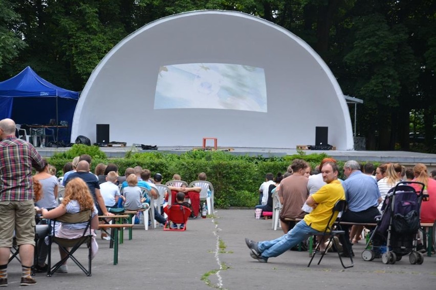 Wtorkowe kino plenerowe w Tarnowskich Górach