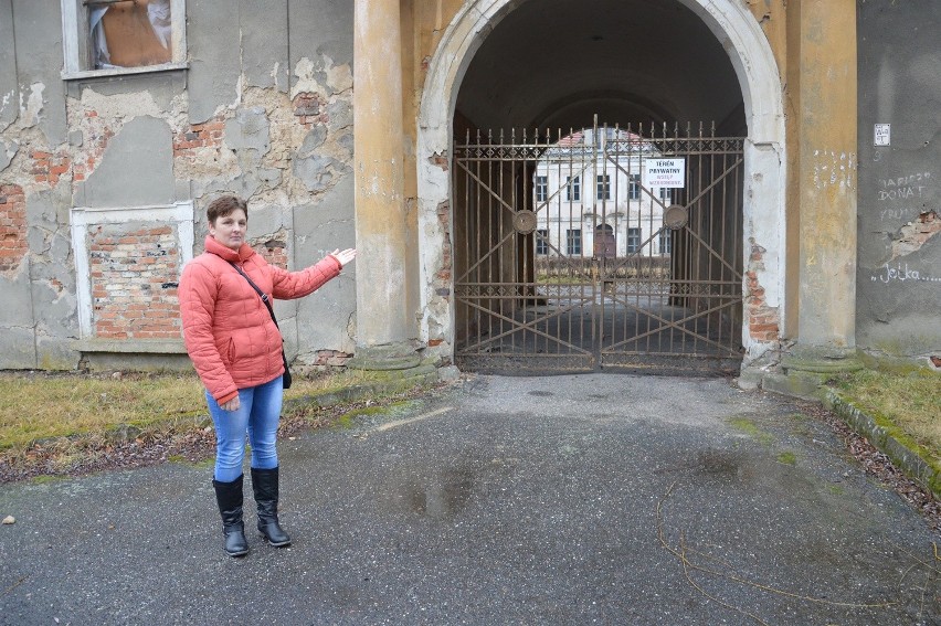 Ratujcie nasz pałacyk! Kompleks w Szczepowie popadł w ruinę