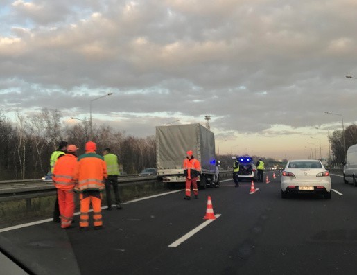 Uwaga! Wypadek na A4 w Katowicach. Tworzą się korki ZDJĘCIA