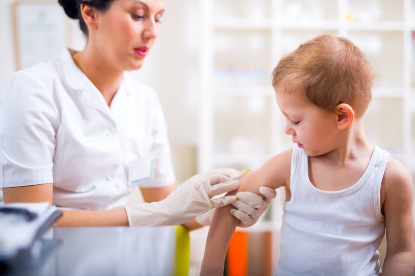 Szczepionki skojarzone przeciążają układ odpornościowy – MIT...