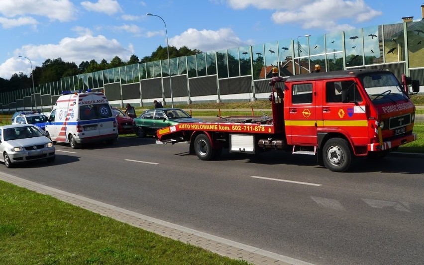 Karambol na św. Pio. Zderzyły się cztery auta (zdjęcia)