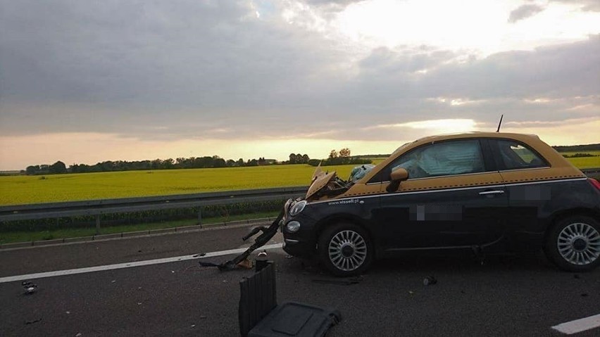 Wypadek na S3 przed zjazdem na Pyrzyce. Zderzenie auta z ciężarówką 