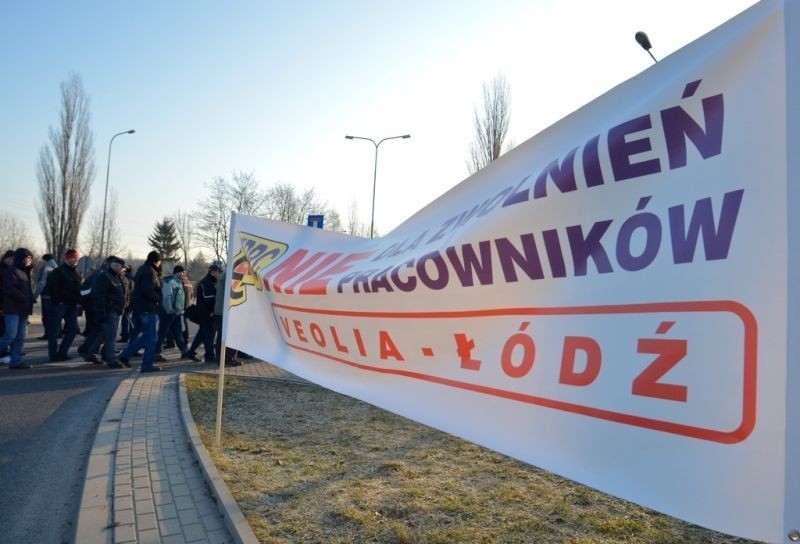 Protest pracowników Veolii Energii Łódź. Sprzeciwiają się zwolnieniom i zamknięciu EC2 [ZDJĘCIA]