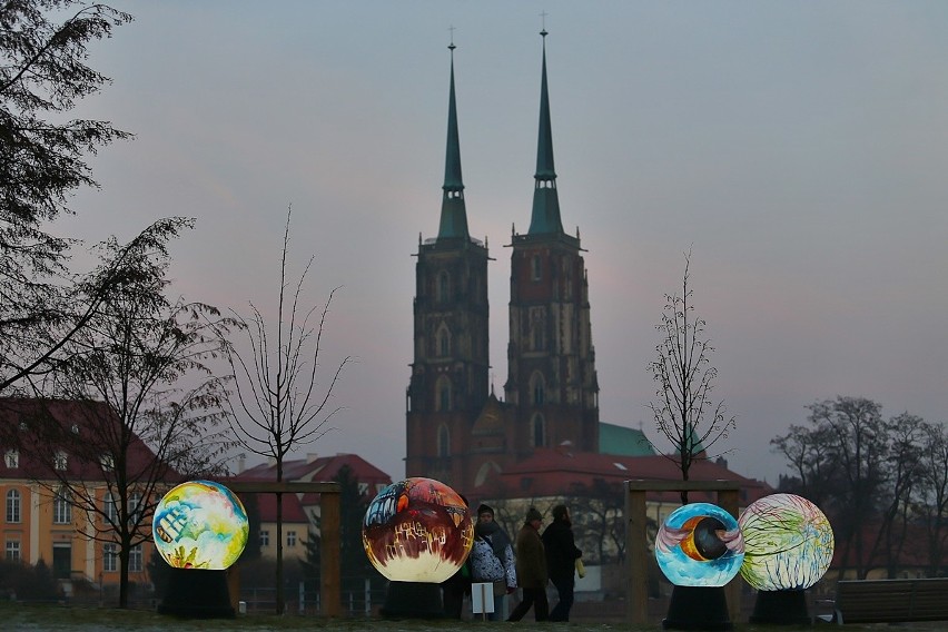 Ścieżka światła na Bulwarze Dunikowskiego