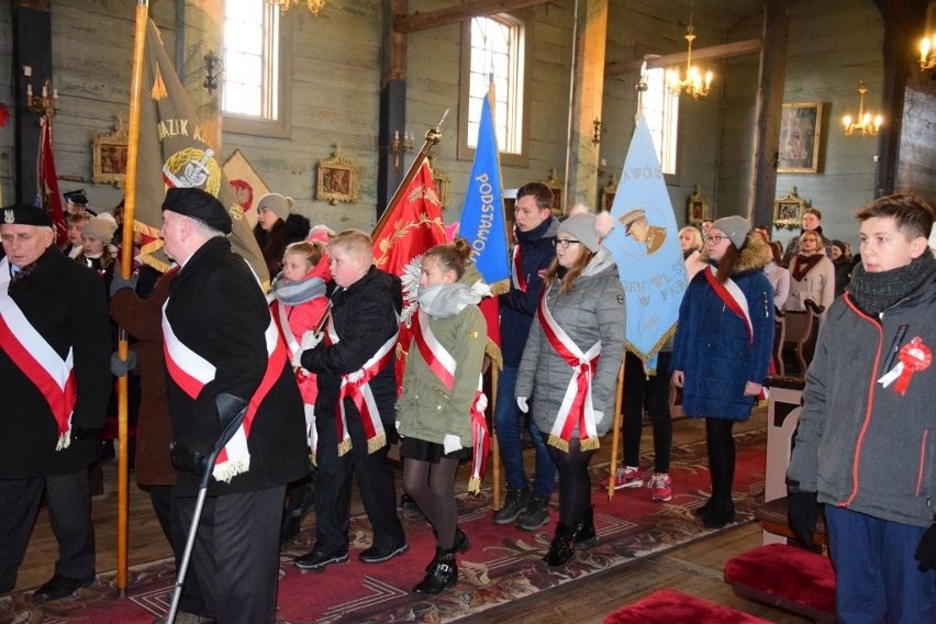 W Pieraniu, niewielkiej wsi w gminie Dąbrowa Biskupia, 100...