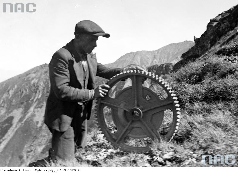 Tatry. Mija 86 lat odkąd po raz pierwszy turyści wjechali kolejką linową na Kasprowy Wierch 