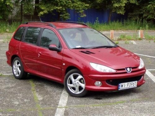 Fot. Peugeot: Peugeot 206 SW wykorzystuje tę samą płytę...