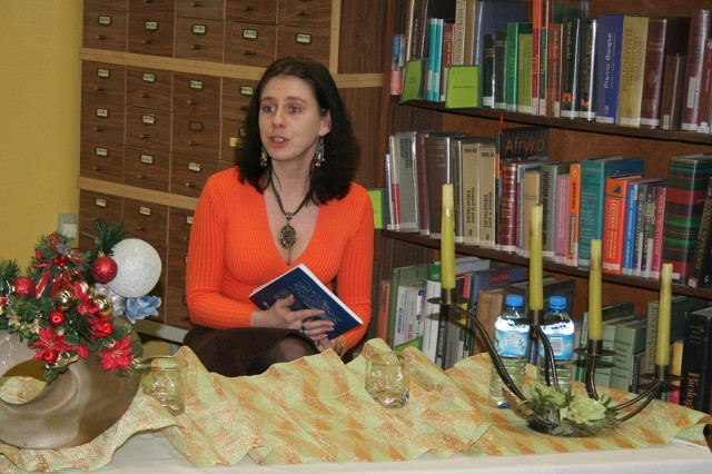 Anna Koprowska-Głowacka z zainteresowaniem opowiadała o tym, jak dojrzewała w niej pasja pisania