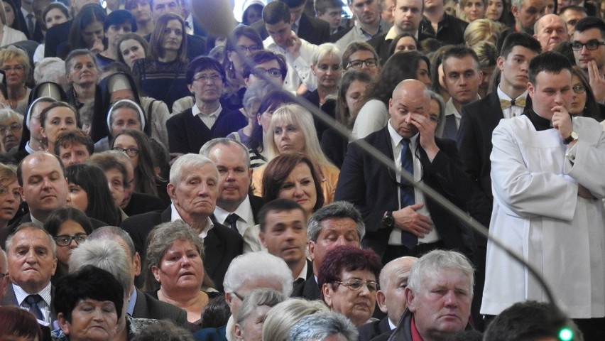 Premier Beata Szydło z mężem przyjechała na święcenia...