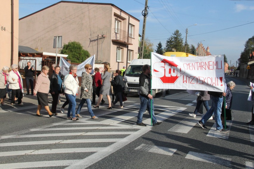 Pamiętacie protest przeciwko wysokim cenom pochówku na brzezińskim cmentarzu?