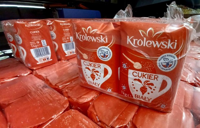 Malejąca dostępność produktu sprawiła, że dyskont Biedronka wprowadził limit na zakup cukru. Także w innych sklepach ustalono limity. Ile maksymalnie będzie można kupić cukru? Sprawdźcie!WIĘCEJ NA KOLEJNYCH STRONACH>>>