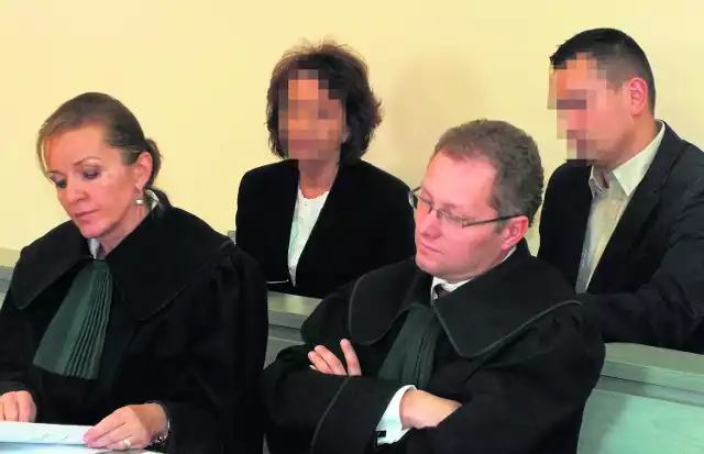 Kazimiera T. została skazana przez sąd w Bełchatowie na dwa lata pozbawienia wolności w zawieszeniu na cztery lata, pół miliona złotych grzywny i 7-letni zakaz pełnienia funkcji kierowniczych w jednostkach samorządowych
