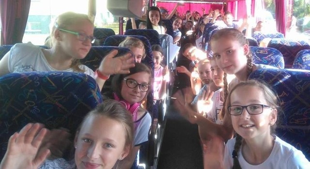 66- osobowa grupa dzieci i młodzieży  z powiatu zwoleńskiego wyjechała do Głuchołaz na letnią kolonię.