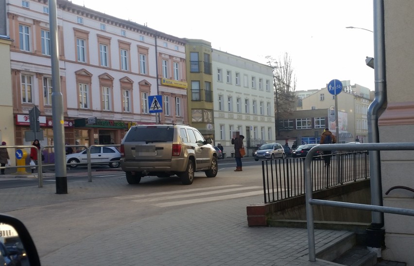 Internauci piętnują bezmyślne parkowanie. Apelują o więcej...