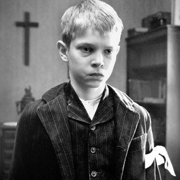 &#8222;Biała wstążka&#8221; (dostępna na DVD) to kolejny tryumf Michaela Hanekego. Film zdobył Złotą Palmę, Złoty Glob, trzy Europejskie Nagrody Filmowe, miał nominację do Oscara.